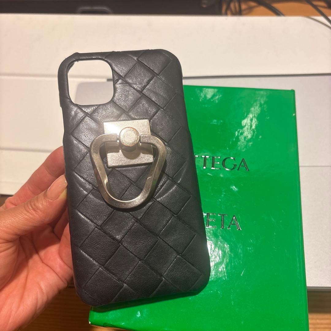 ボッテガヴェネタ リング付黒レザーiPhone11ケース
