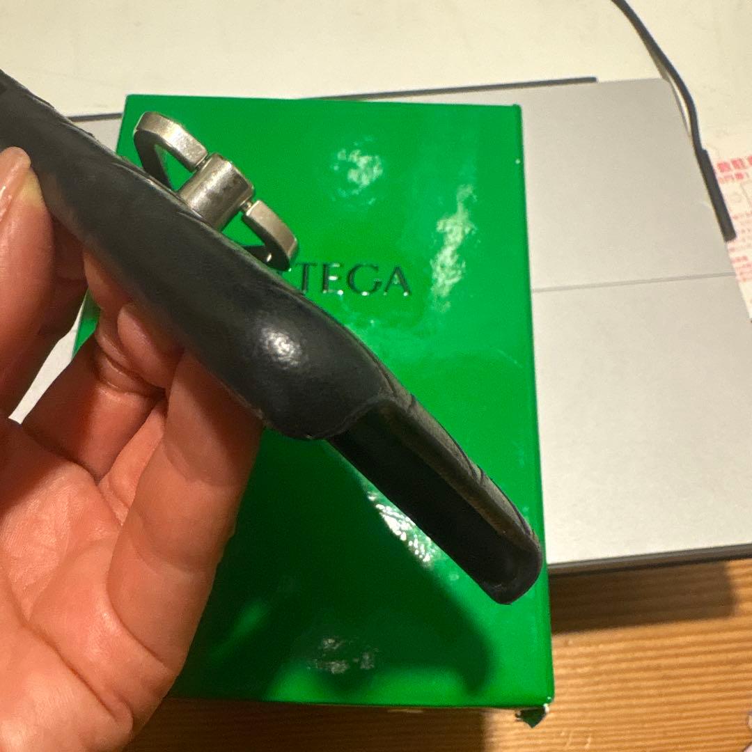 ボッテガヴェネタ リング付黒レザーiPhone11ケース