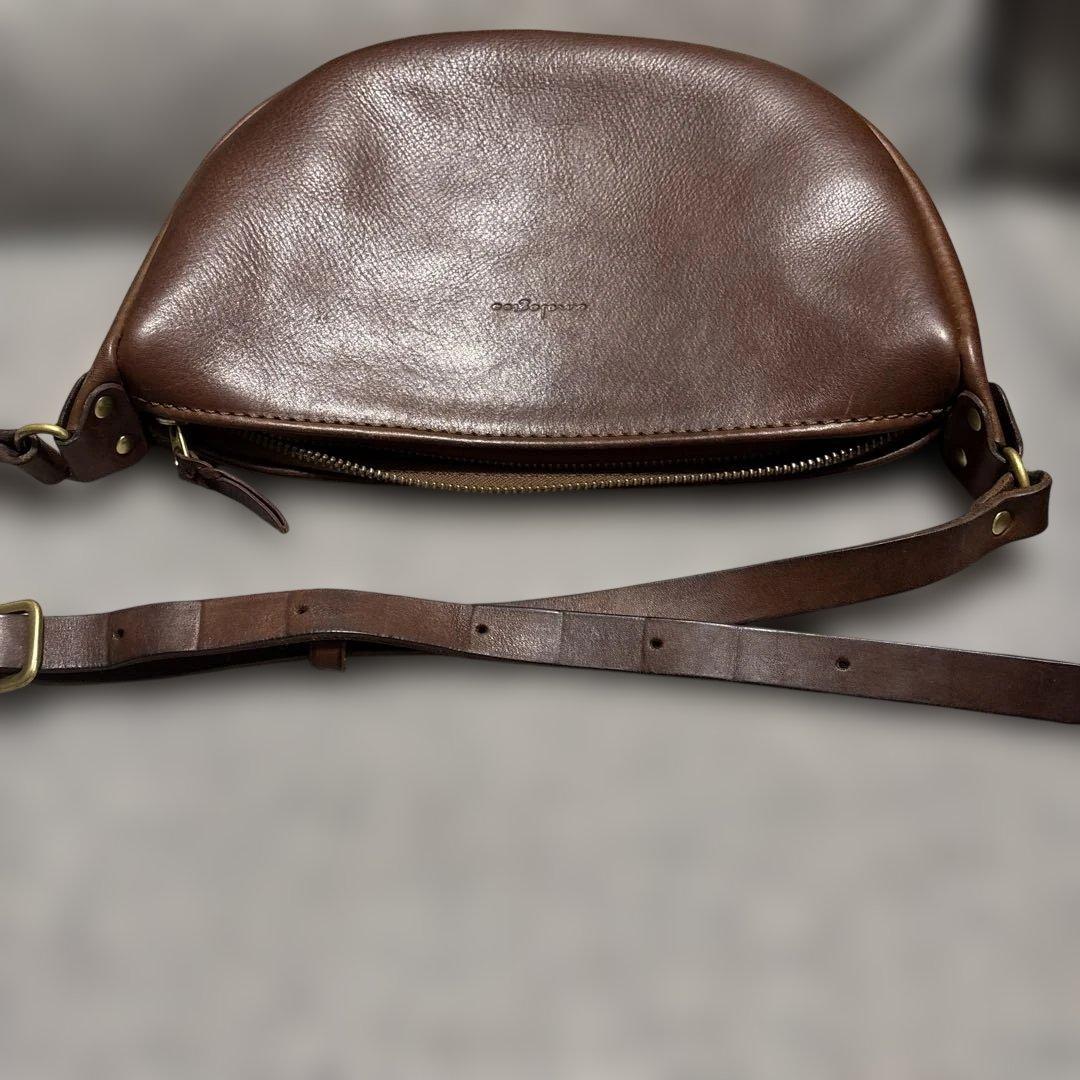 アナロジコ　半月ショルダー　バッグ