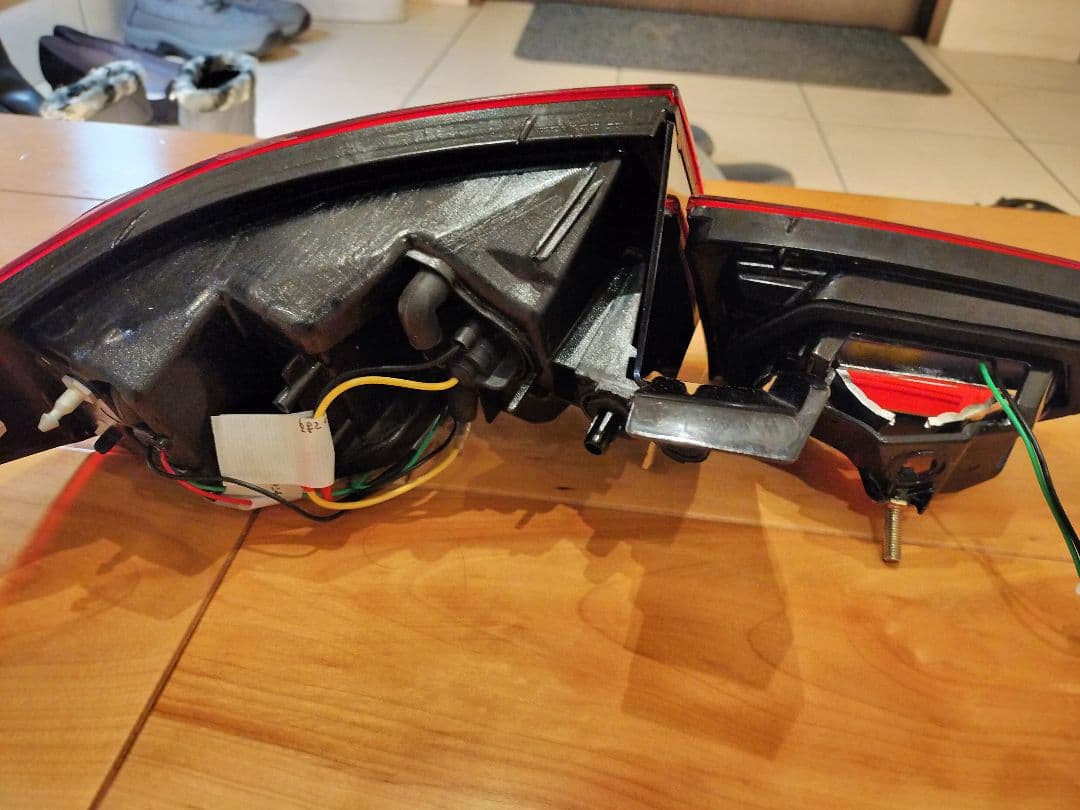 ★値下★ルノー ルーテシア4前期型用ファイバーLEDテールランプ