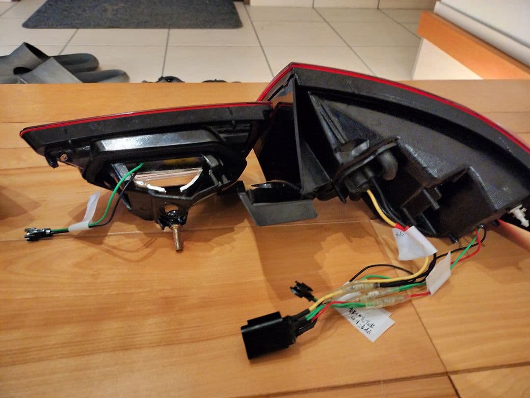 ★値下★ルノー ルーテシア4前期型用ファイバーLEDテールランプ