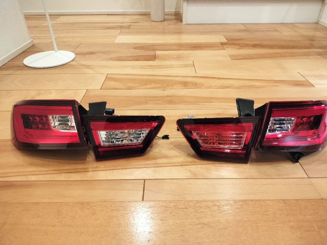 ★値下★ルノー ルーテシア4前期型用ファイバーLEDテールランプ