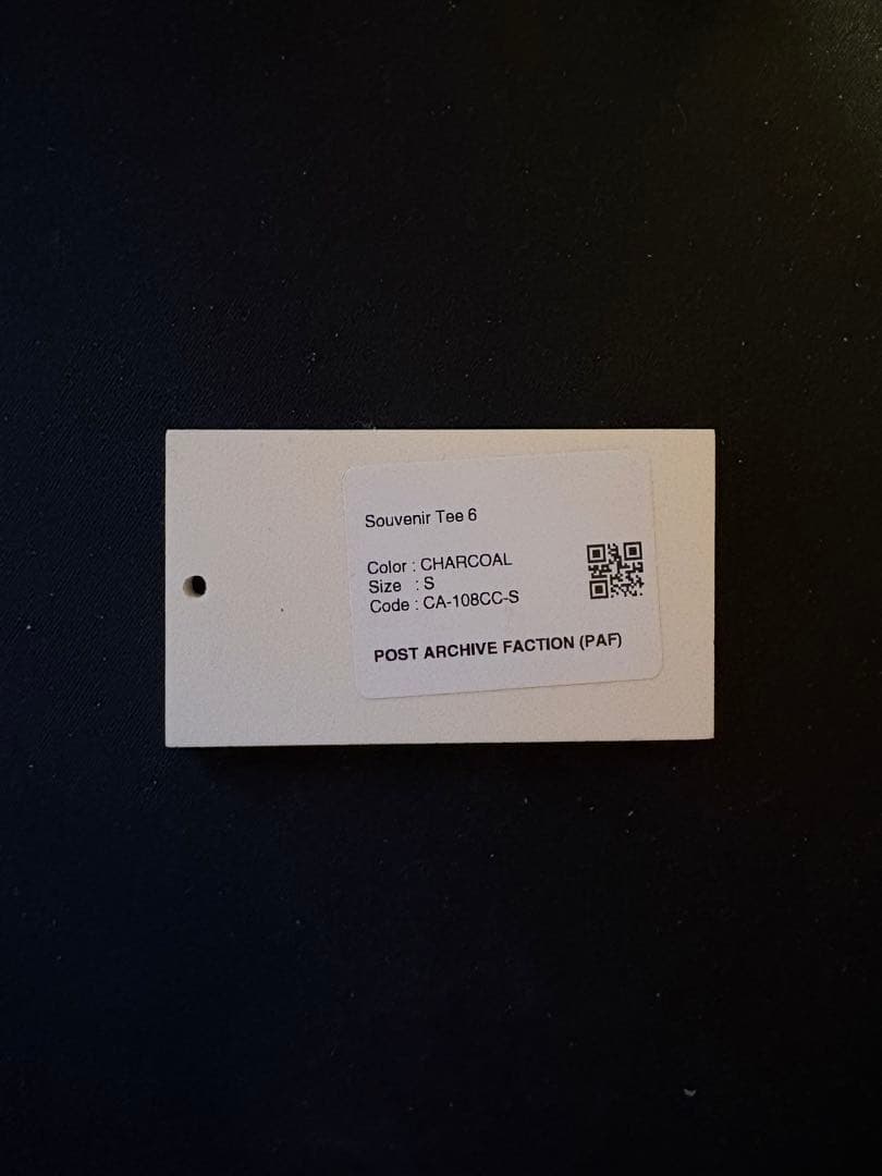 POST ARCHIVE FACTION （PAF） 黒猫 Tシャツ チャコール
