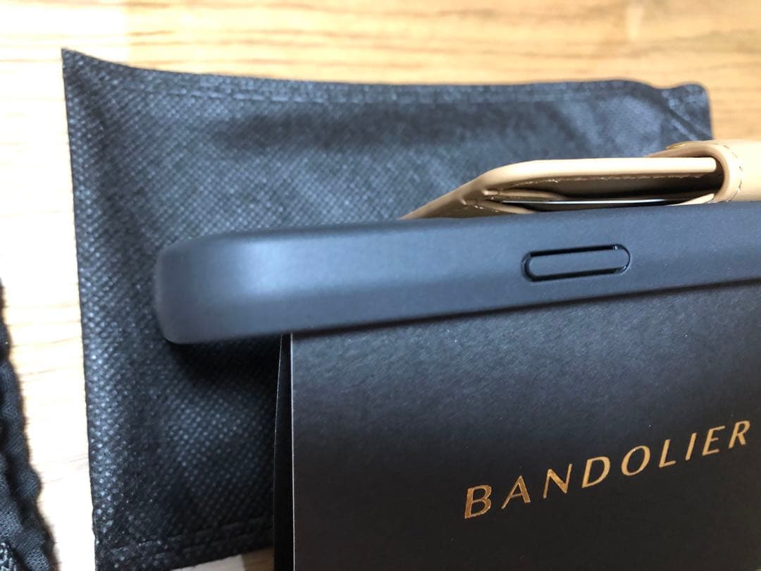 新品⭐︎BANDOLIER iPhone 15Pro用 ケース ミラ　マグセーフ