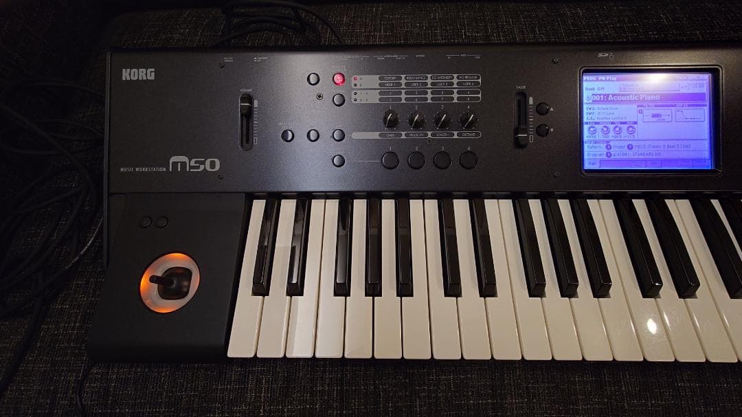 KORG M50-61 シンセサイザー 61鍵 ソフトケース付