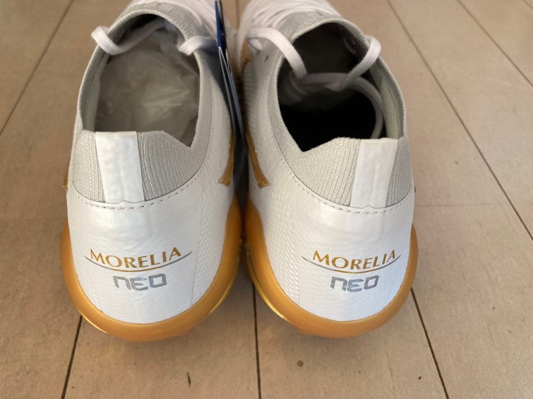 モレリアネオ4βジャパン　白✖️金　26.5㎝　新品。