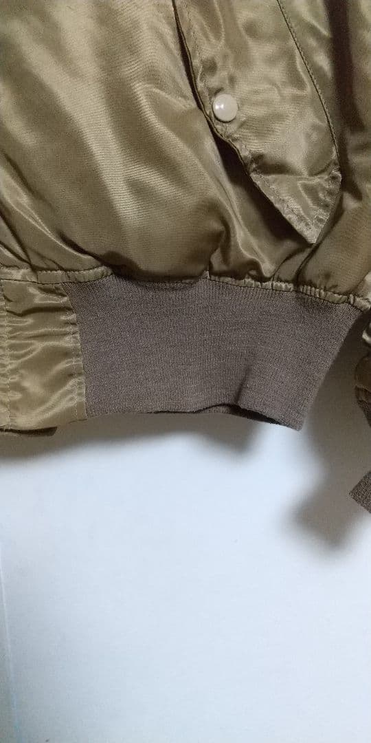 AVIREX MA-1　希少色ゴールド