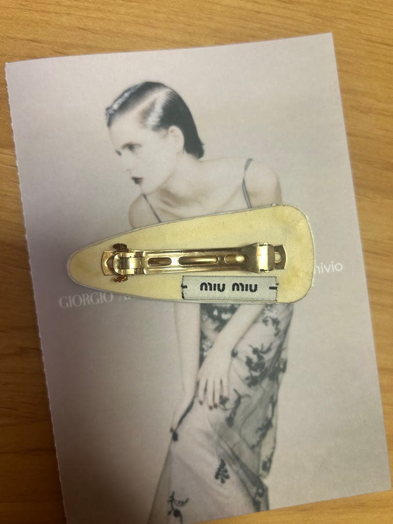 miu miu ロゴ入りヘアピン ホワイト 白