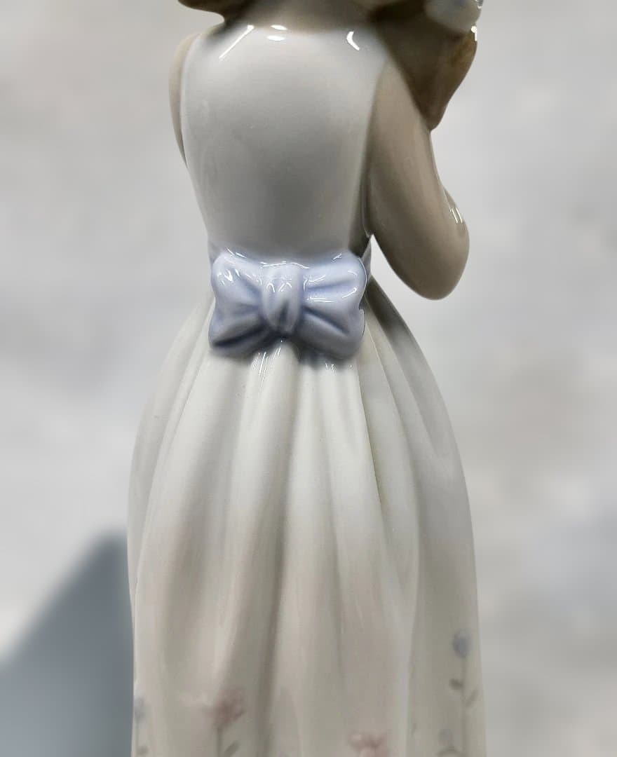 可愛い❣️リヤドロ LLADRO✨我が家のプリンセス✨スペイン製✨フィギュリン