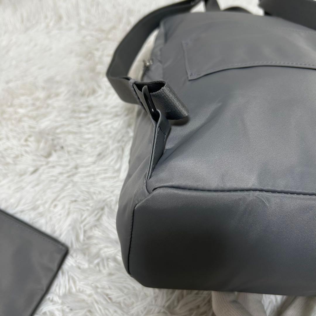 【未使用級✨大容量/ポーチ付き】トゥミ　リュック　ナイロン　シルバーグレー　通勤