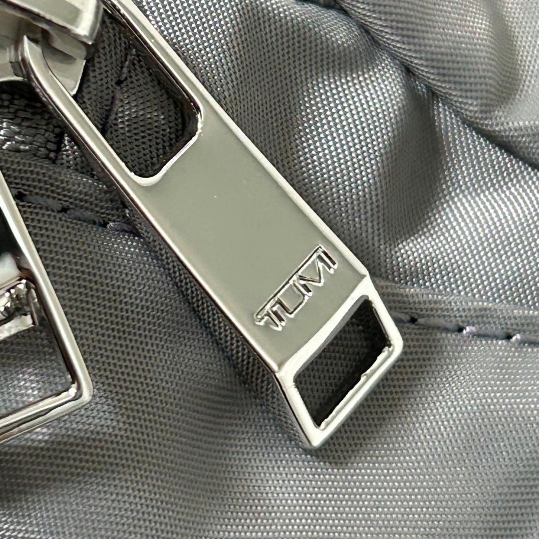 【未使用級✨大容量/ポーチ付き】トゥミ　リュック　ナイロン　シルバーグレー　通勤