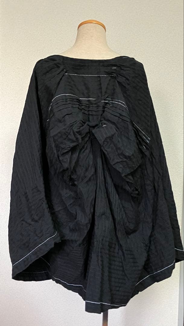 専用 トリコ コムデギャルソン ブラック ドレープポンチョ