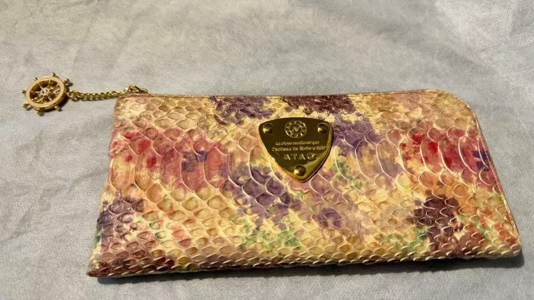 ATAO ヘビ革 マルチカラー 長財布 舵型チャーム付き