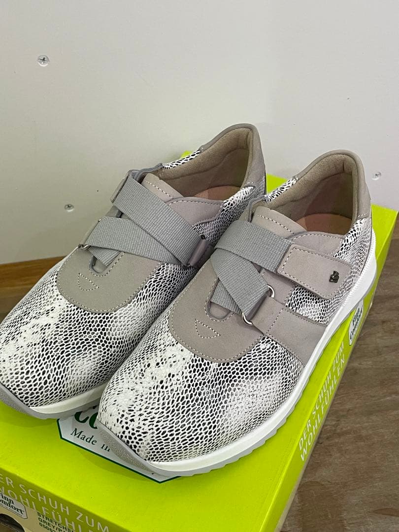 新品・未使用 Finn Comfort グレー系 レディース靴 約22.7㎝