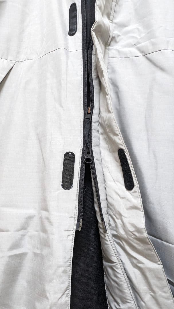 アディダス adidas ライト インサレーテッドコート ベンチコート グレー