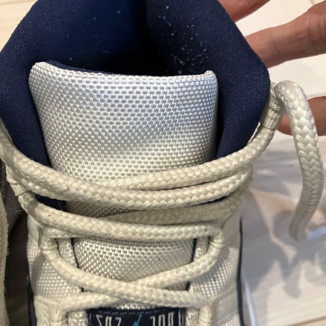 Air Jordan 11 ホワイト/ネイビー