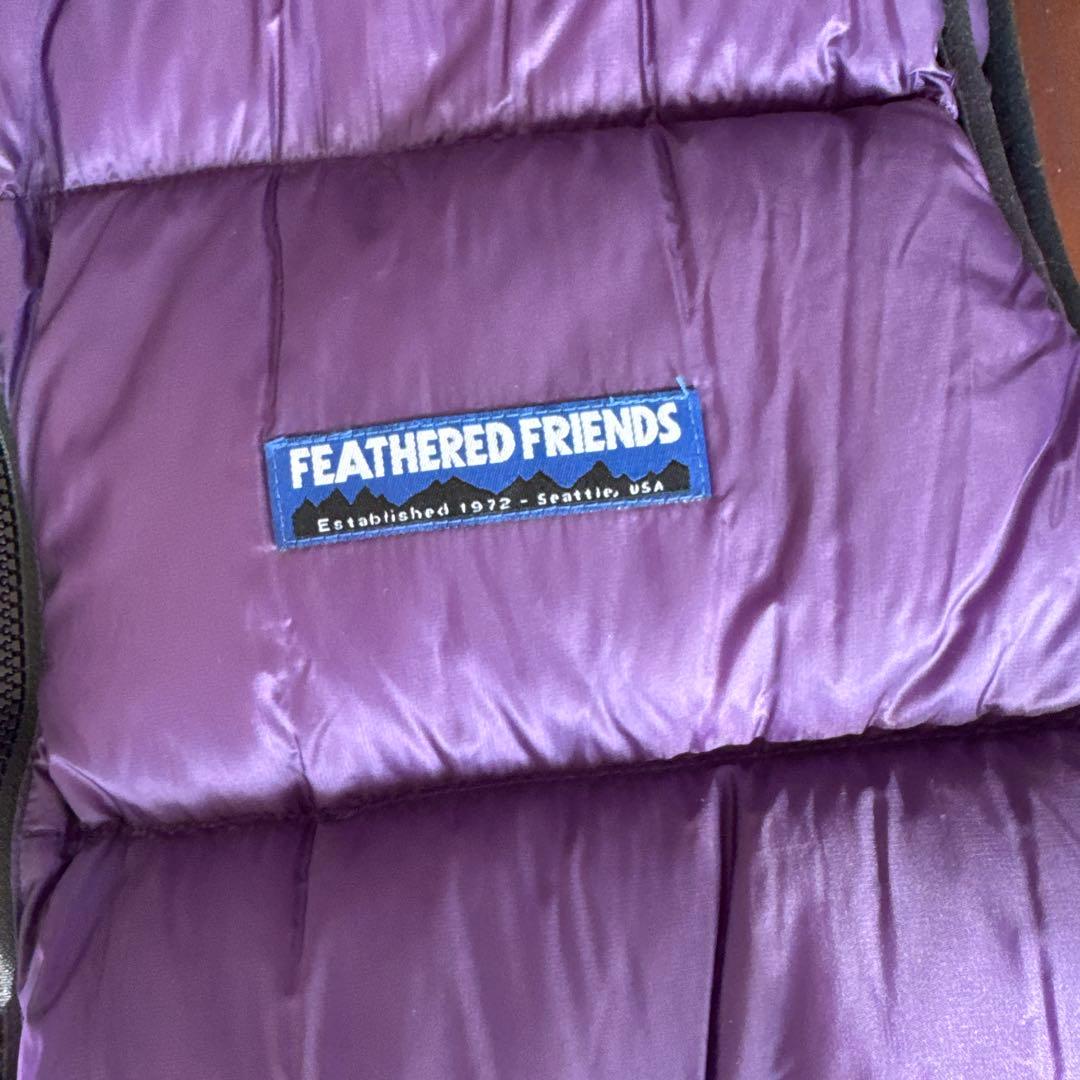 フェザードフレンズ　ダウンベスト