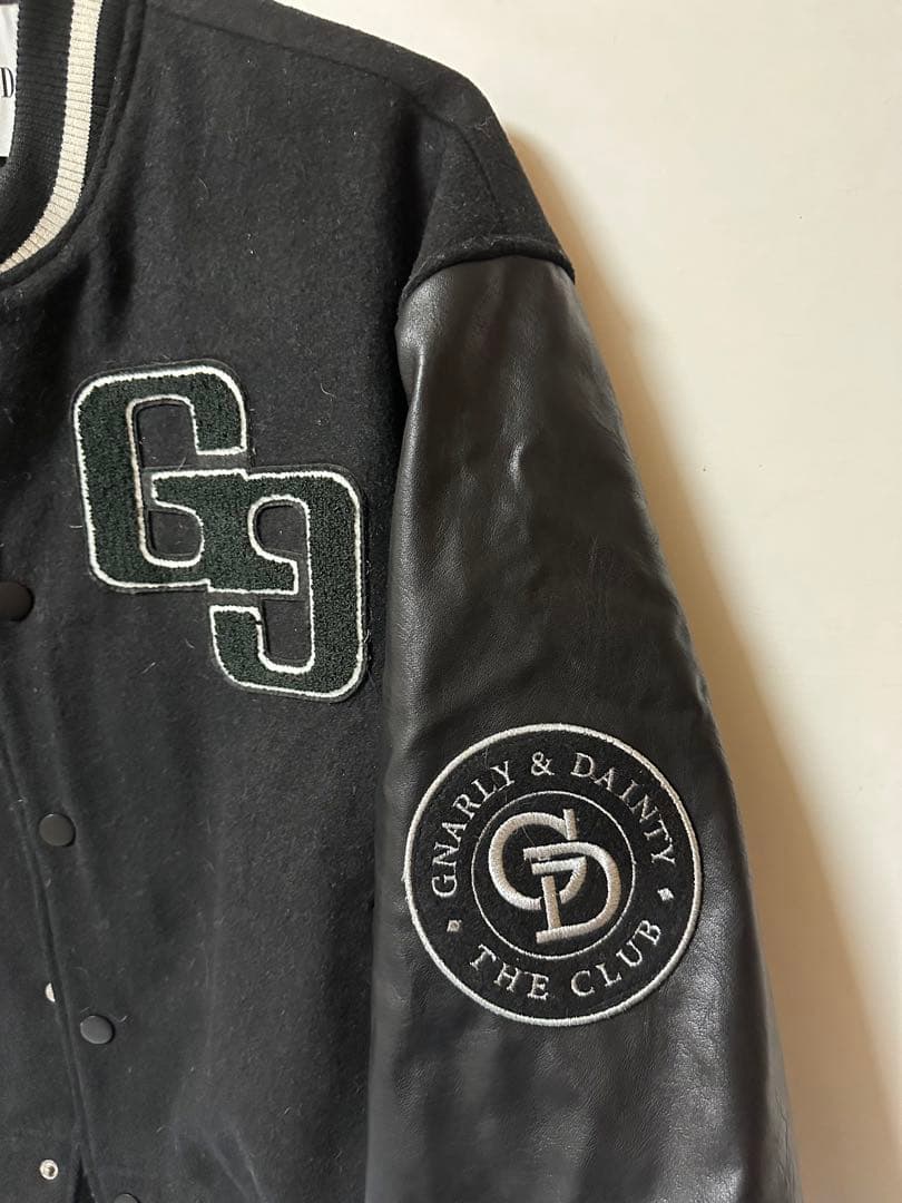 GYDAジェイダ 大人気即完売 Gロゴスタジャン アウター ブラック黒