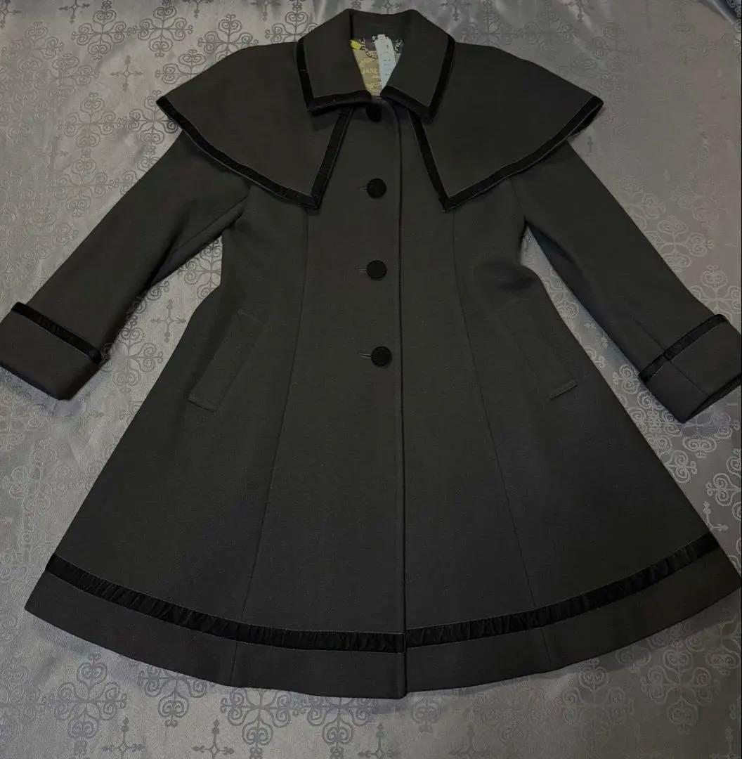 2/10までJaneMarpleベルベットトリミングのケープコート　ブラック