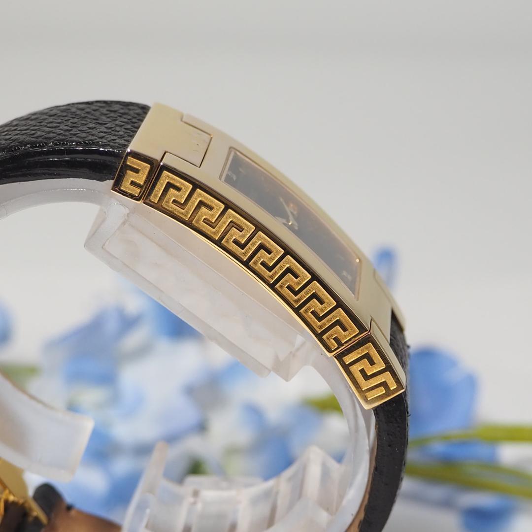 ヴェルサーチ 革ベルト 4Pダイヤ スクエア メンズ 腕時計 ゴールド F123