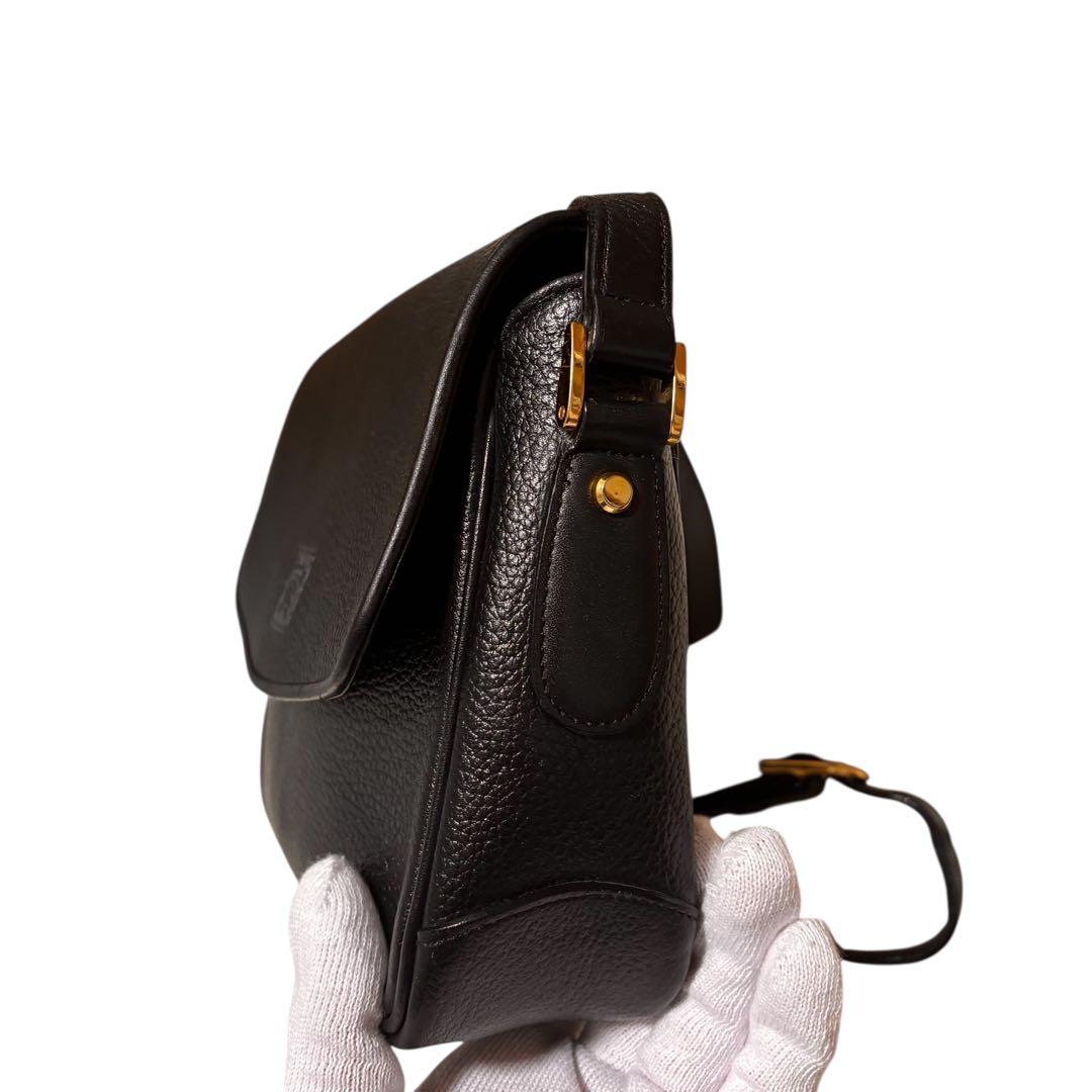 美品BURBERRY ブラック レザー ショルダーバッグ