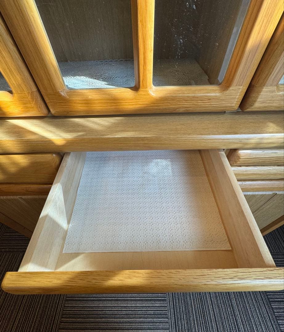 削除予定食器棚 ガラス扉付き