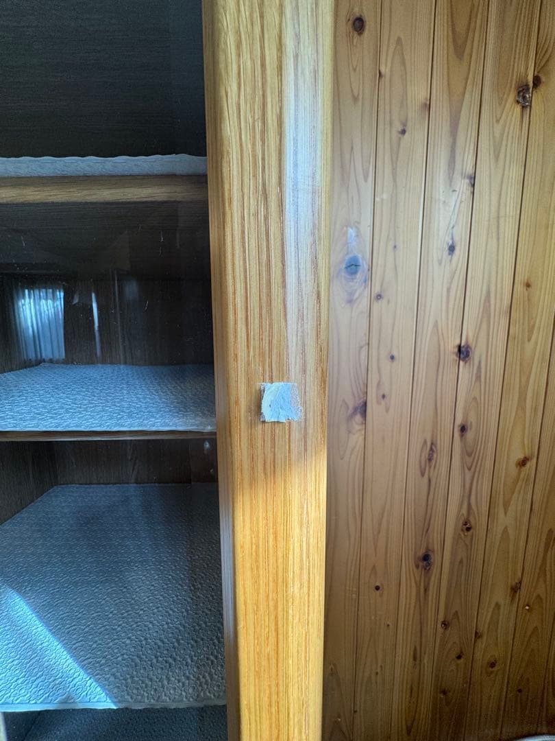 削除予定食器棚 ガラス扉付き