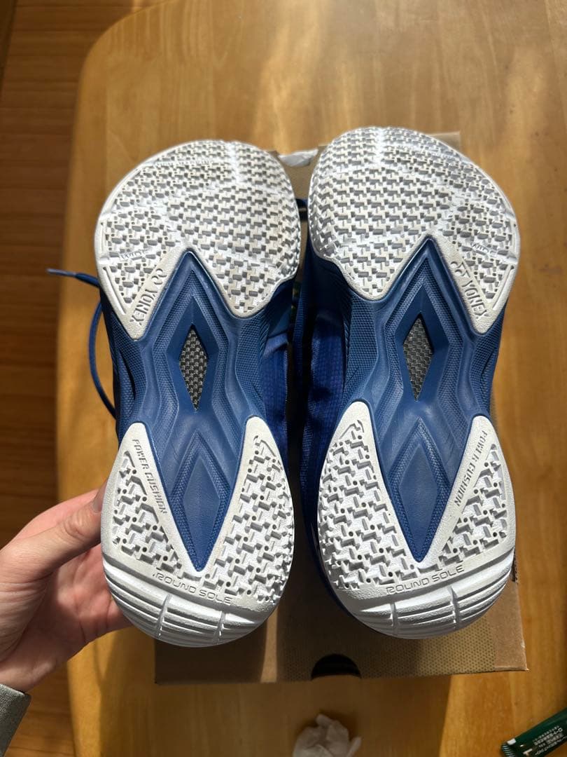 [ヨネックス] バドミントンシューズパワークッションエアラスＺワイド青28センチ