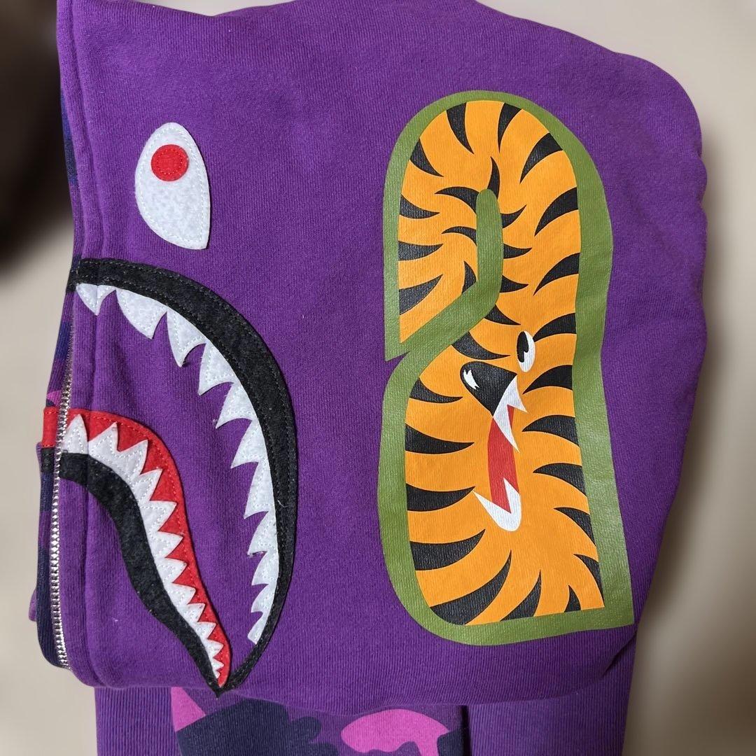A BATHING APE シャークパーカー　パープル色　Mサイズ　美品