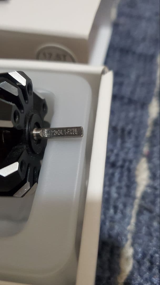 HOBBY WING XERUN V10 G4 17.5T チタンローター入り