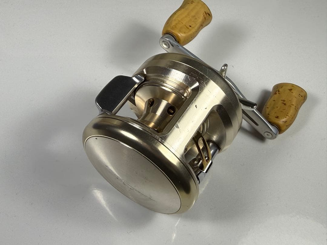 ダイワ ミリオネア CV-Z 203 美品 左巻き　レフト