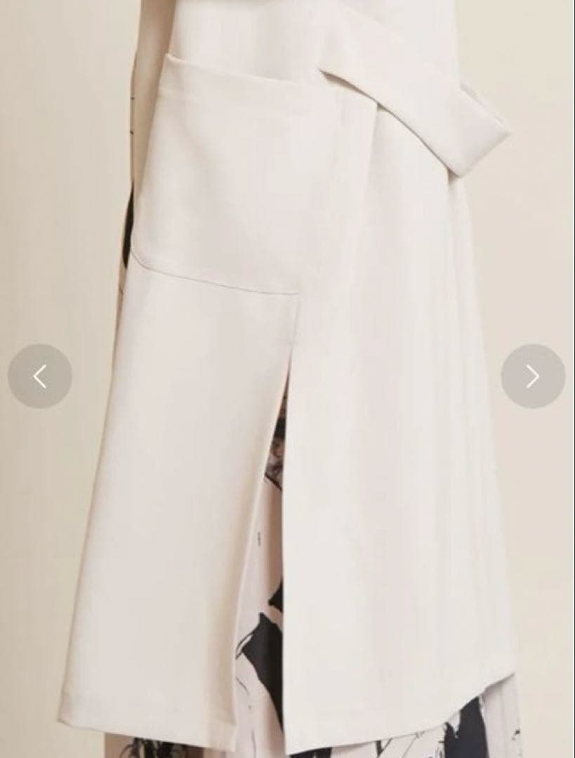 【新品未使用】フェンネル　ノーカラーコート　ベージュ　バックベルト　薄手アウター