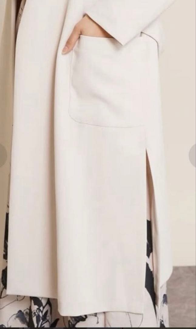 【新品未使用】フェンネル　ノーカラーコート　ベージュ　バックベルト　薄手アウター