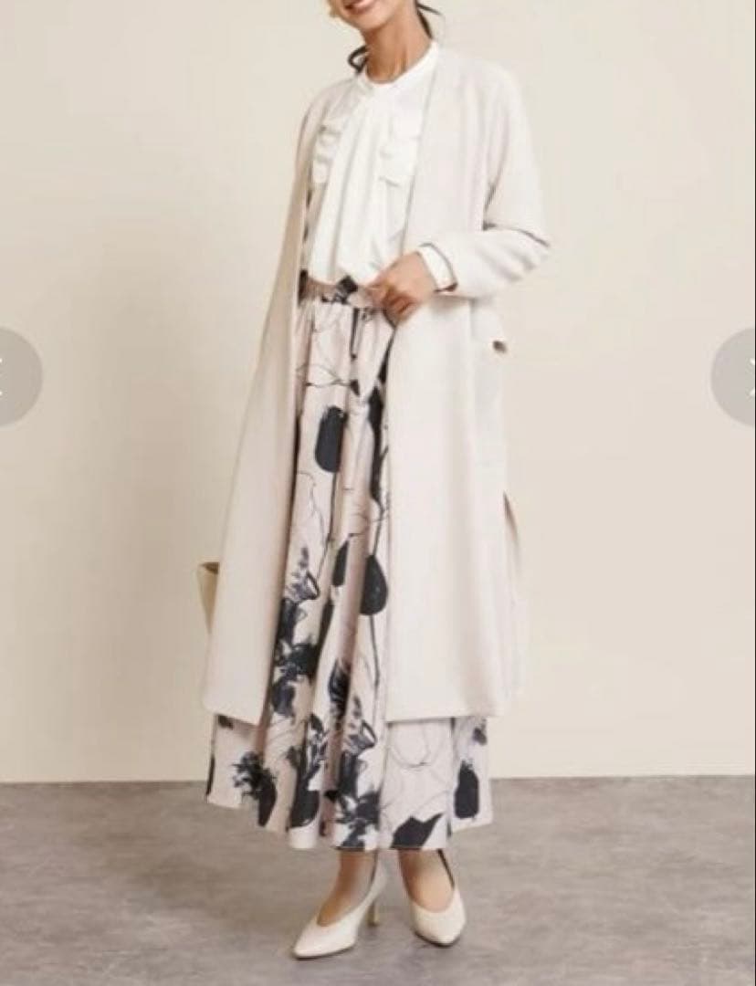 【新品未使用】フェンネル　ノーカラーコート　ベージュ　バックベルト　薄手アウター