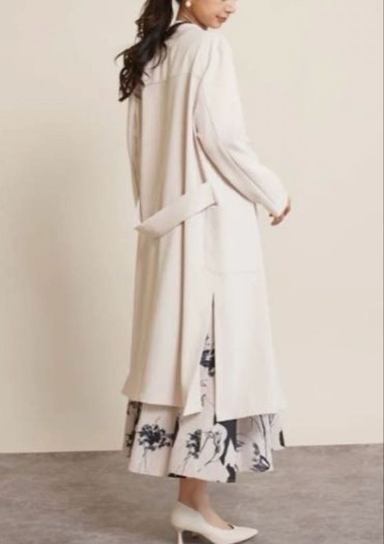 【新品未使用】フェンネル　ノーカラーコート　ベージュ　バックベルト　薄手アウター