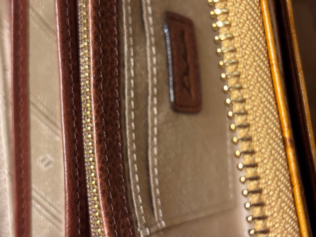 新品 未使用 ダコタ 長財布 ラウンドファスナー オスピタリタ マスタード 黄色