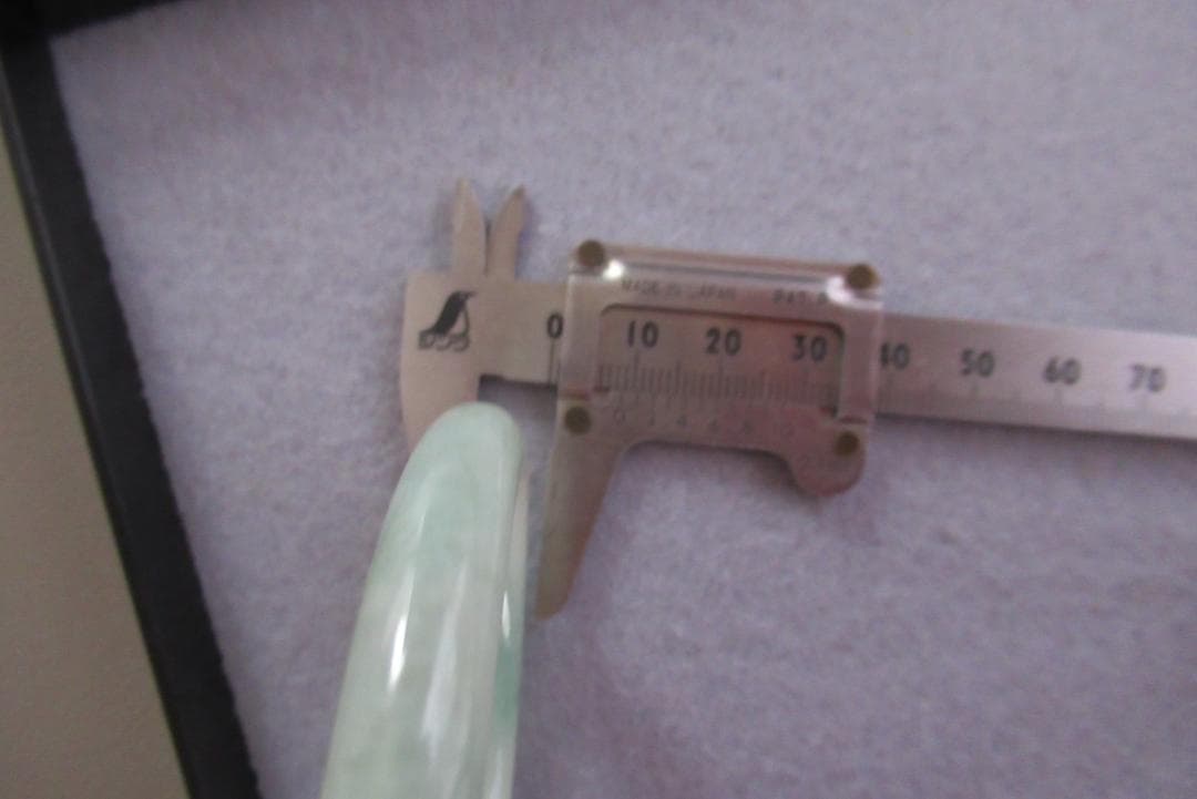 天然正規翡翠 緑色 バングル