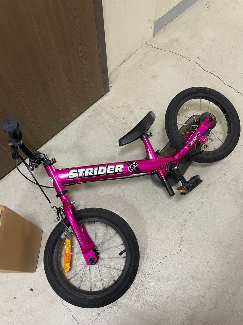 STRIDER バランスバイク 12インチ ピンク　ペダル　14x