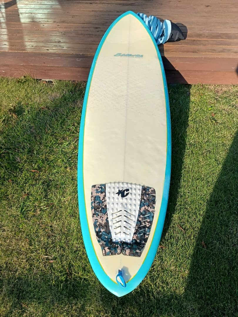 ファンボード エッセンスessenseサーフボード　ミッドレングス6.6フィン