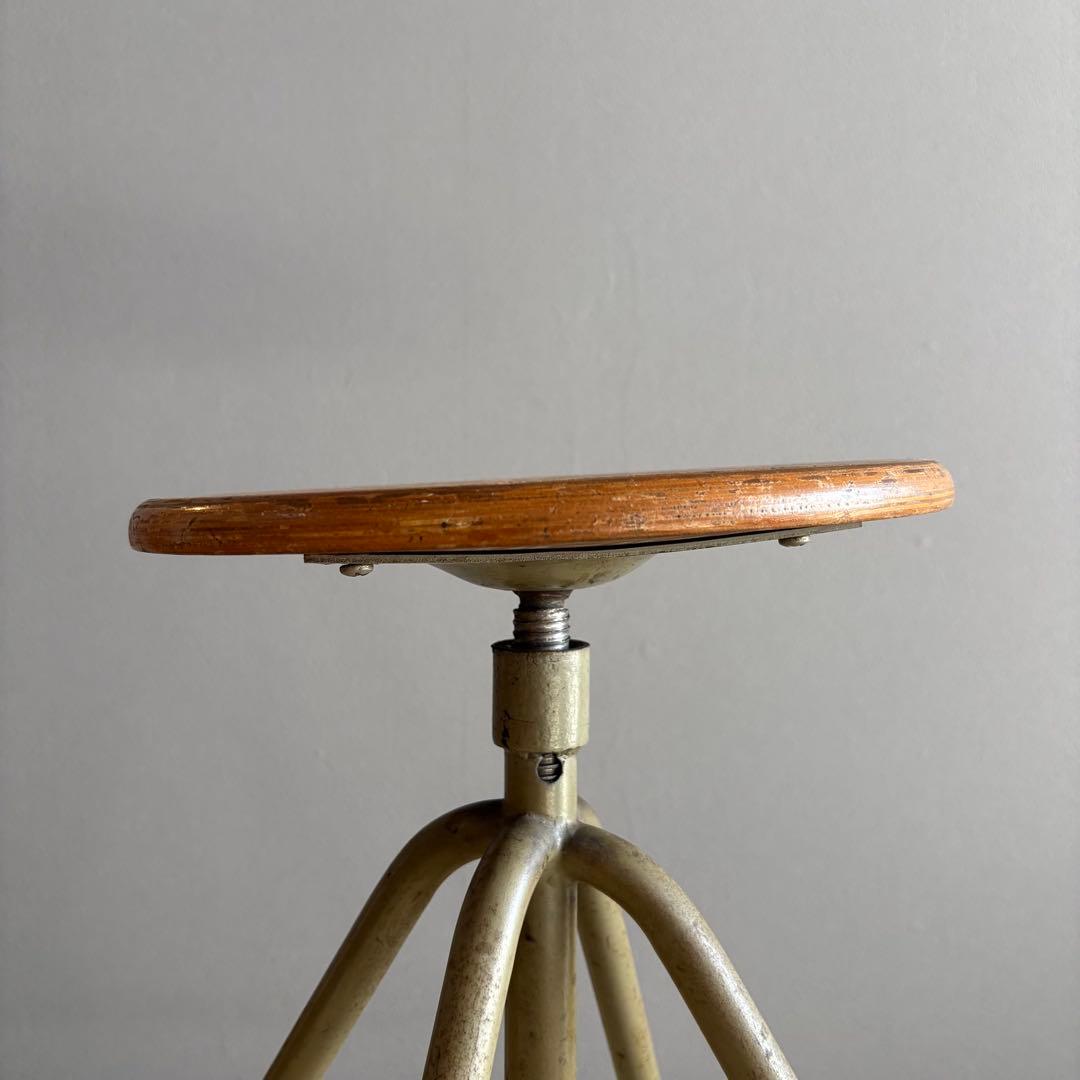 1950年 ドイツ vintage木製座面の三脚椅子 高さ調整可能