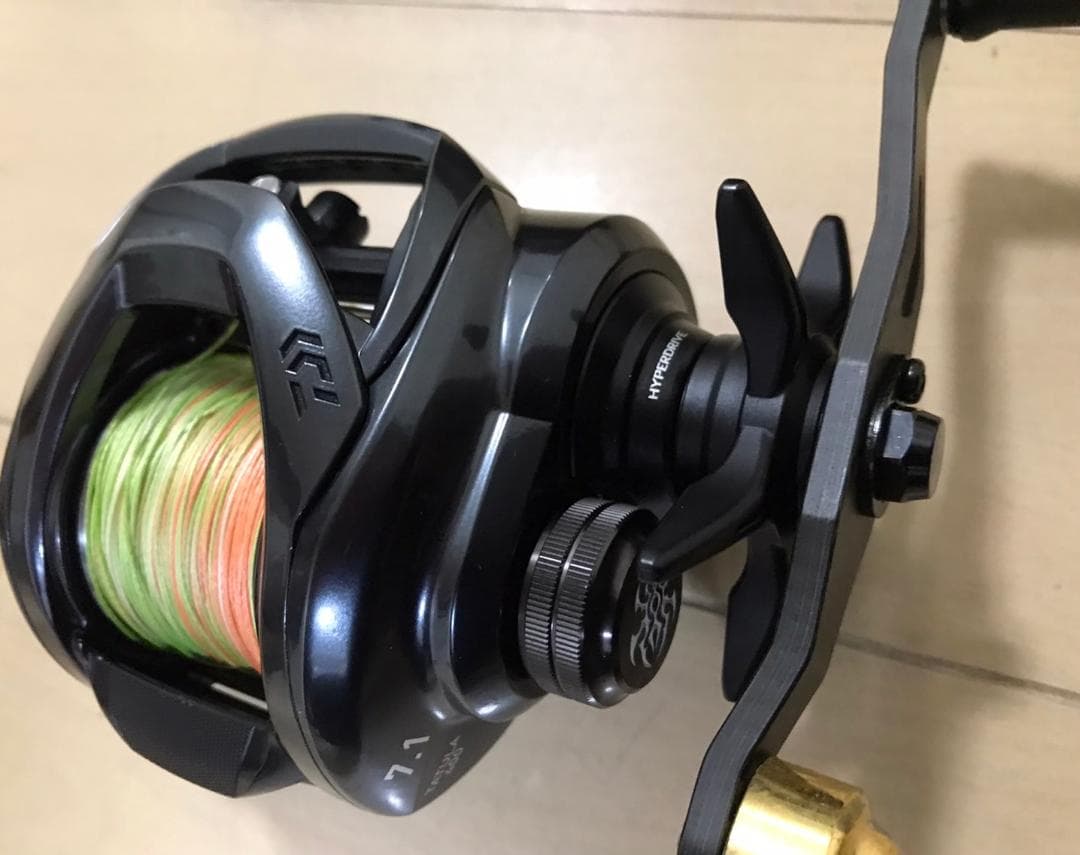 ダイワDAIWA タトゥーラTW 400H・右ハンドル