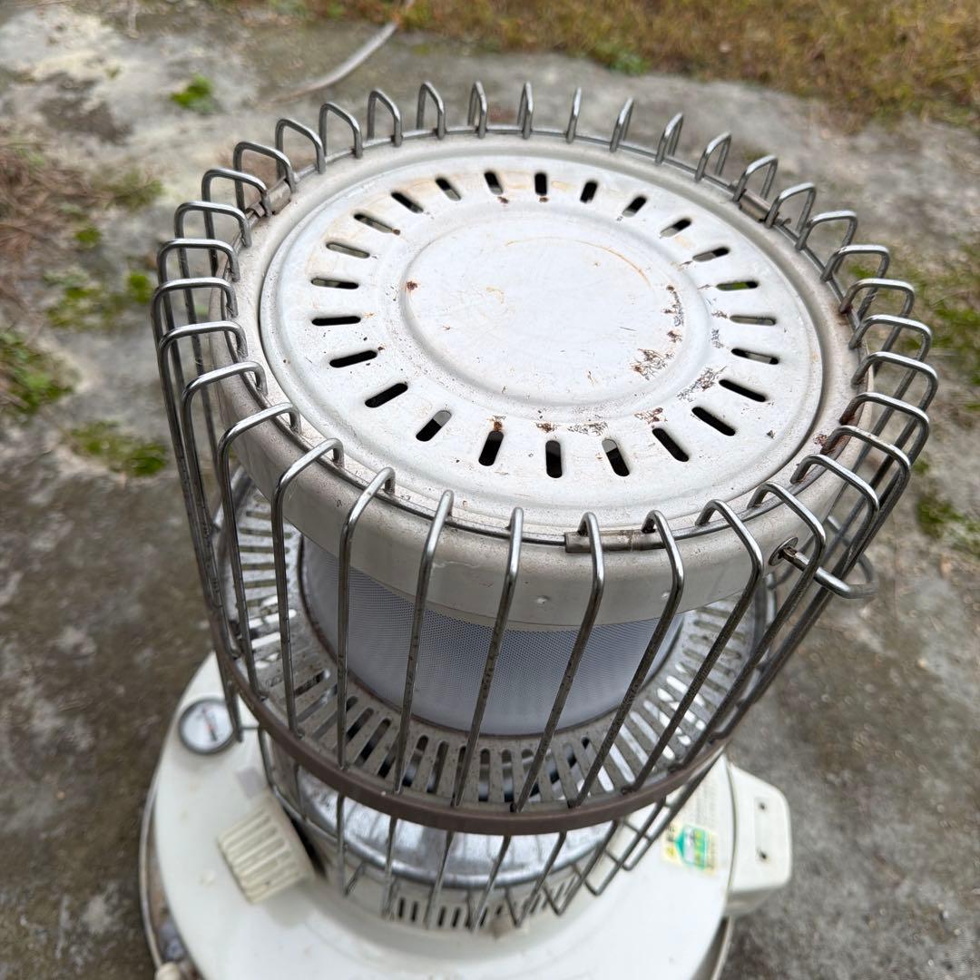 石油ストーブ ダイヤル式 ホワイト