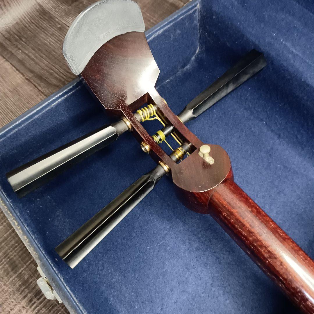 【現状品】三味線 本体 ハードケース付き 和楽器 弦楽器 和風 弦楽器