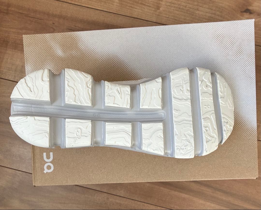 靴 On Cloudaway US7 24cm