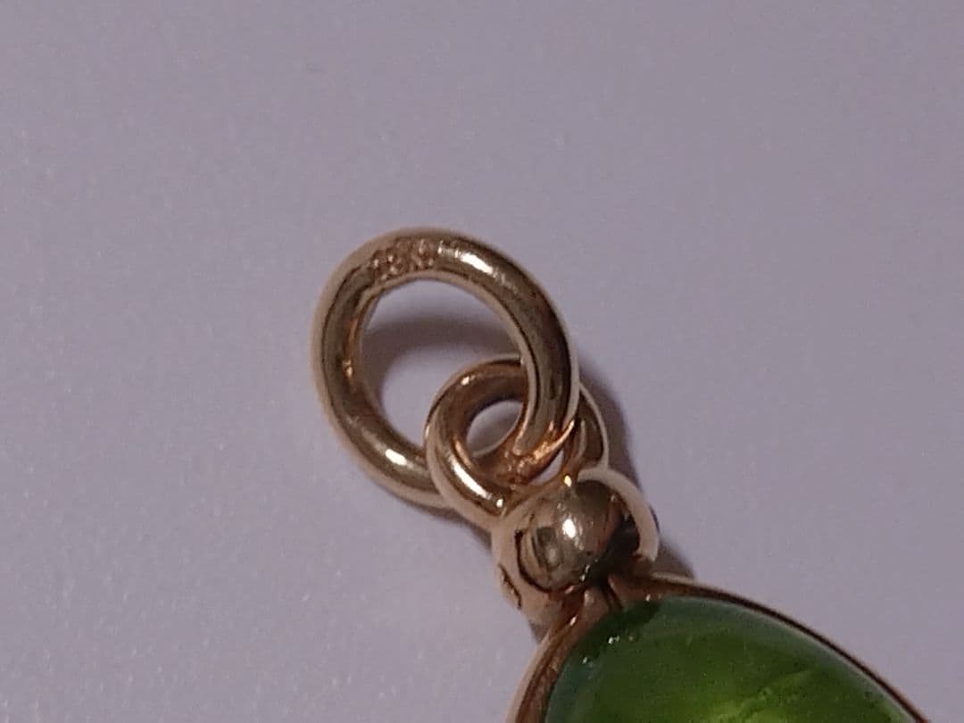 pomellato ペリドット　チャーム　ペンダントトップ　雫