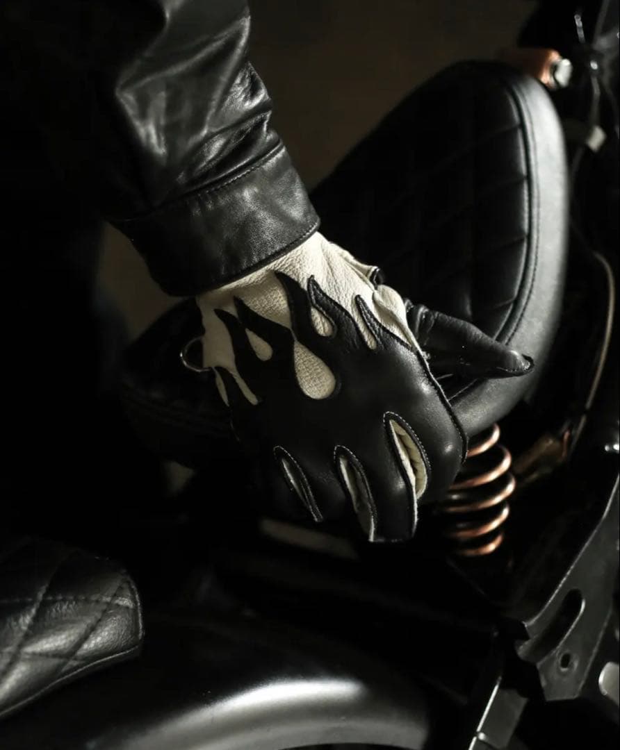 新品未使用！！Mサイズ ファイヤーパターン　レザーバイクグローブ