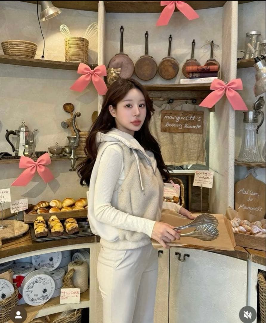 QUNG フーディーLoroファーベスト