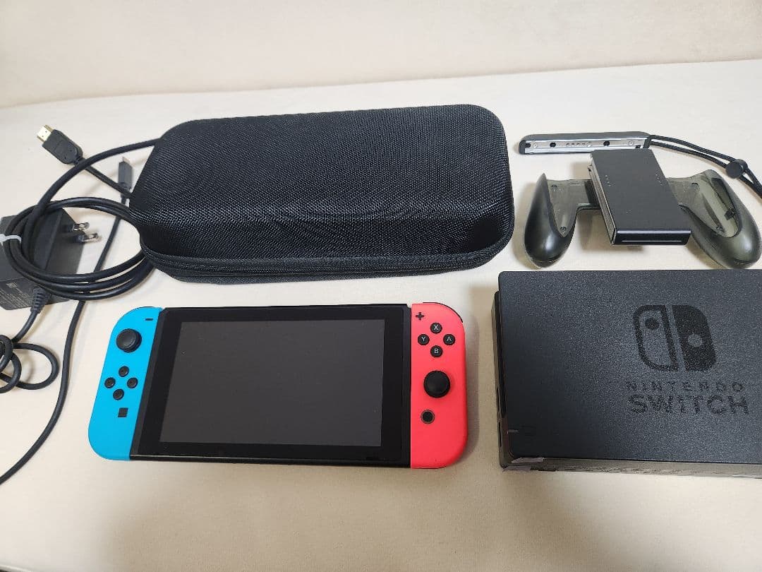Nintendo Switch 本体(箱なし)　ケース付