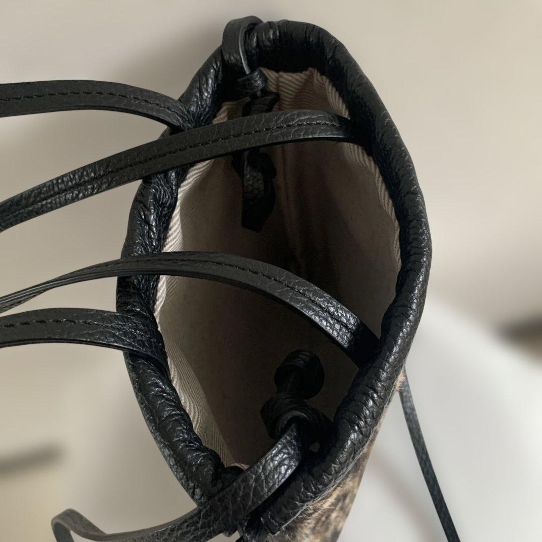 イアクッチIACUCCIレオパード柄ショルダーバッグ