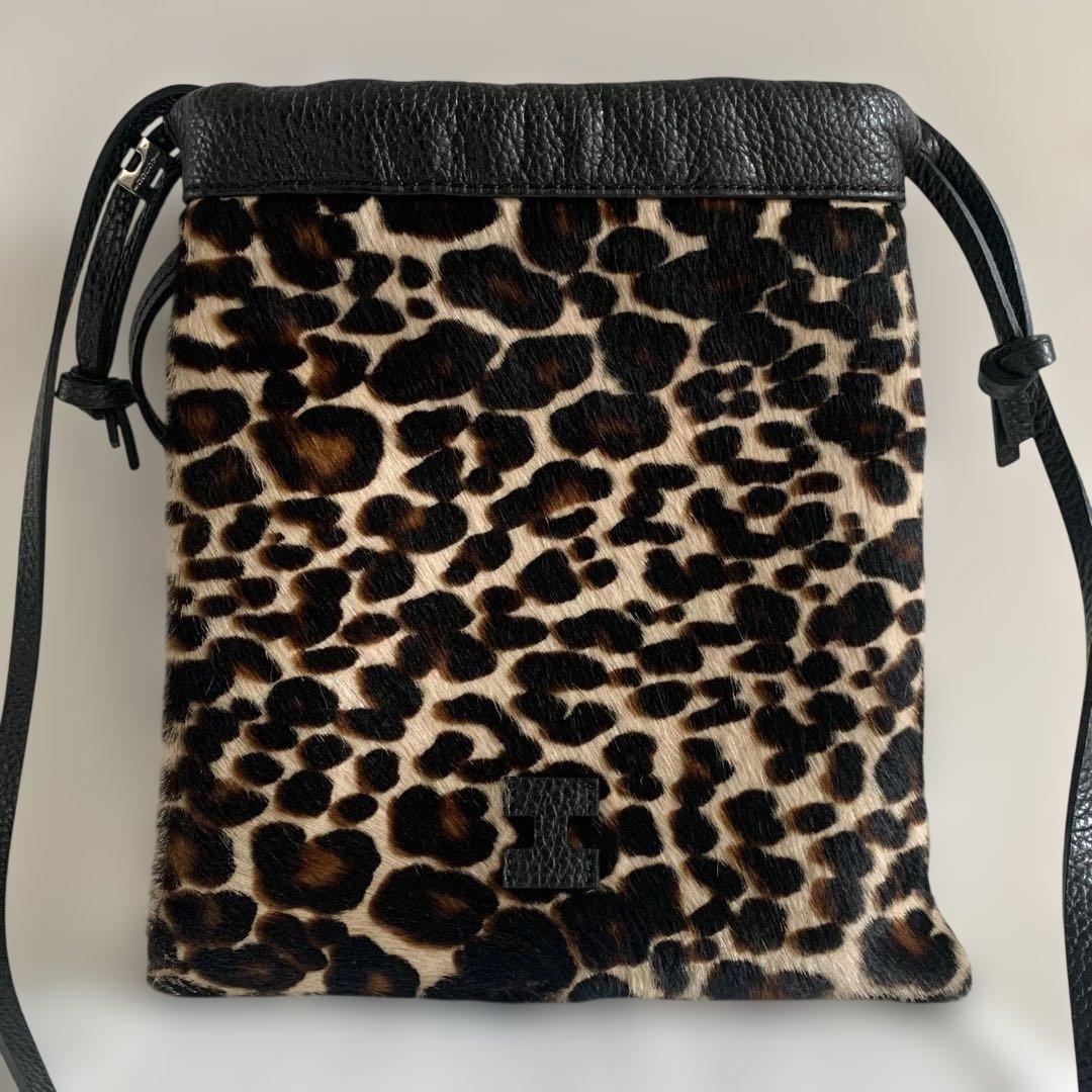 イアクッチIACUCCIレオパード柄ショルダーバッグ